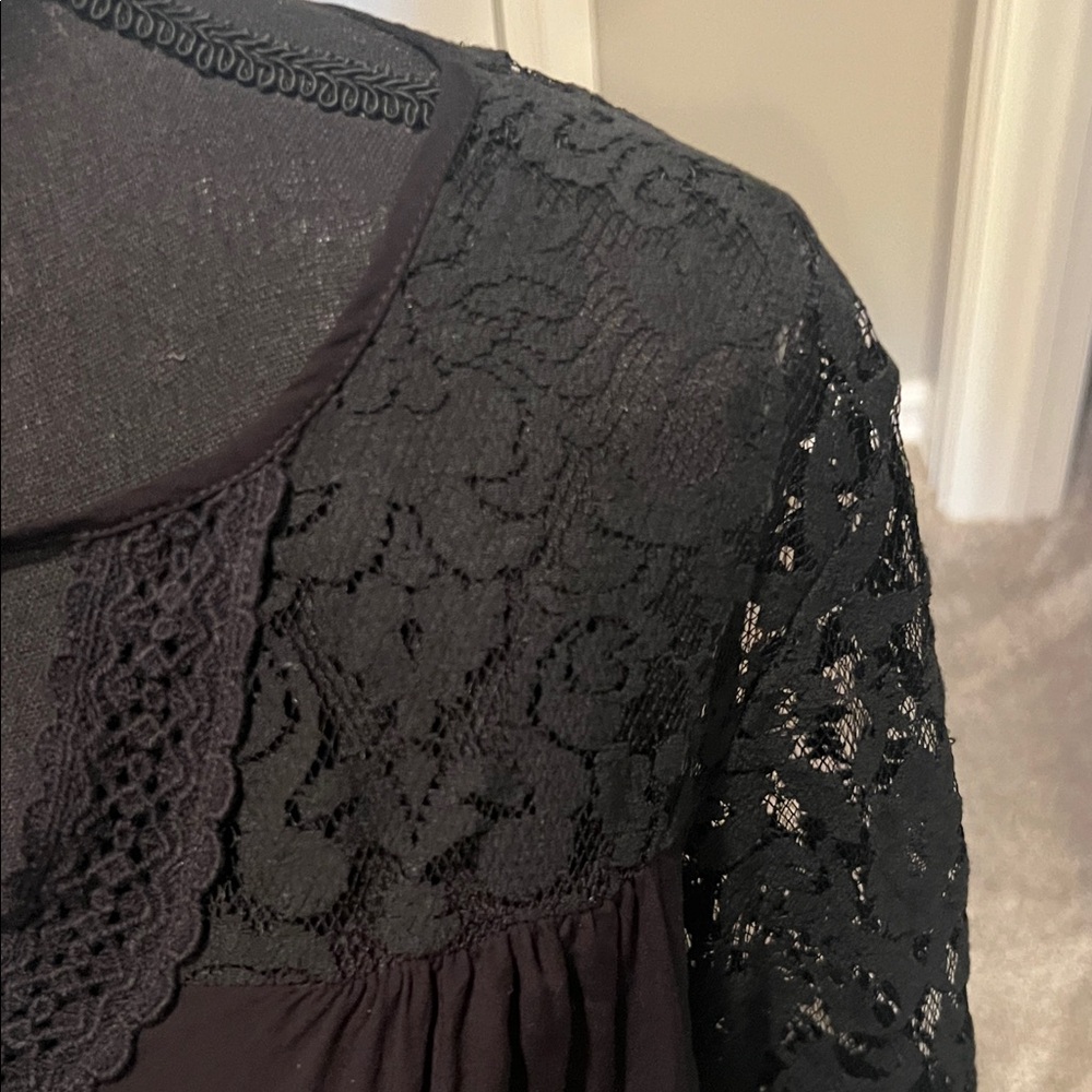 Staccato Black Lace Blouse - Picture 3 of 11